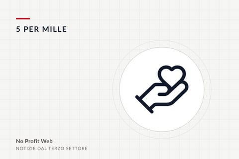 Categoria 5 per mille: illustrazione con una mano che sostiene un cuore